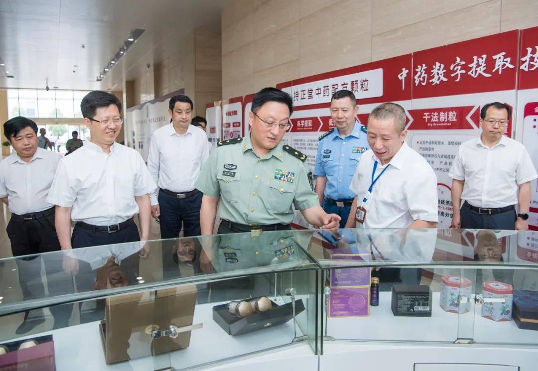 谢东辉来黄开展下基层察民情解民忧暖民心实践活动