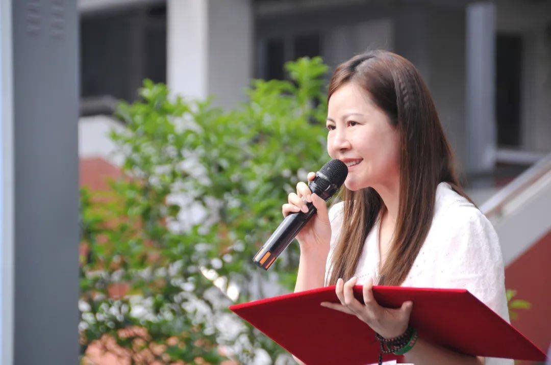 涵泳德育无锡市东林中学第四届三节同庆之爱要说出来
