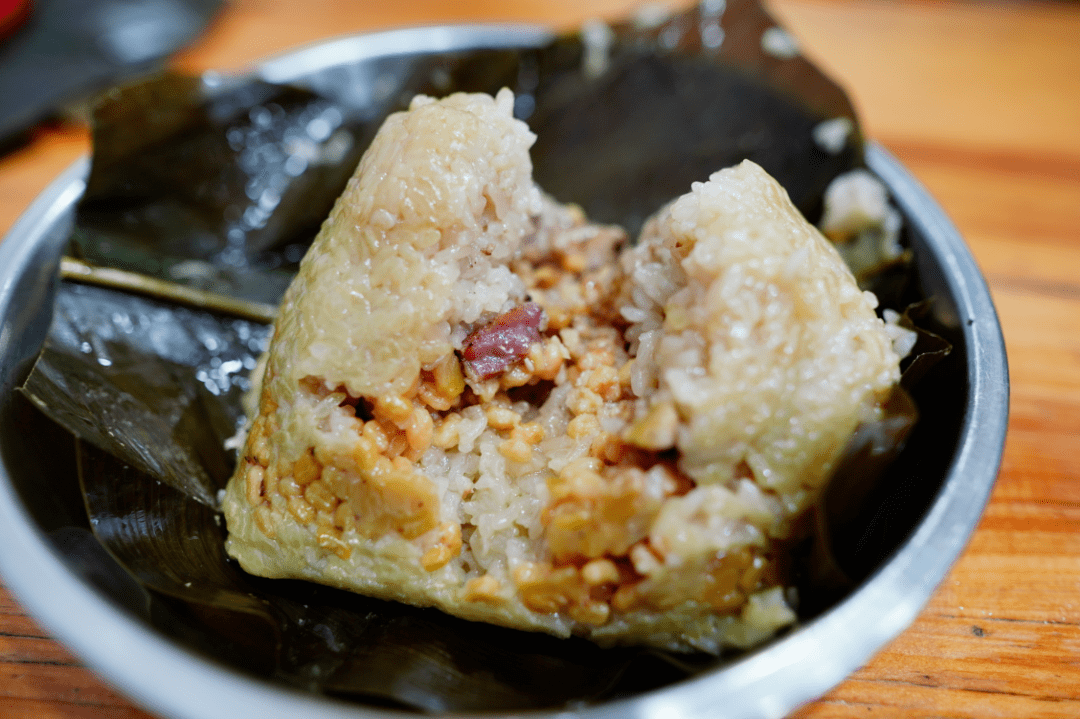 围观德庆这些妈咪包粽上电视了广东这些蛤篓粽鸭母粽鸳鸯粽你吃过吗