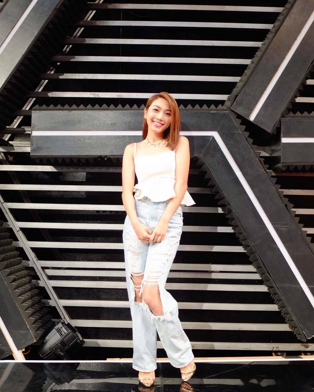 tvb星二代自曝美国秘密注册结婚,父亲秦沛隔空观礼显激动_姜丽文_丈夫