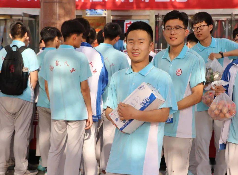 济阳圈城事助力高三圆梦高考济北中学餐厅举行2022年高考助力活动