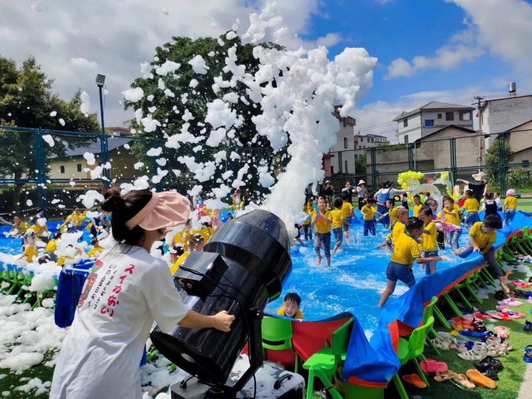 伏虎幼儿园戏水狂欢尽情释放童年的幸福与快乐