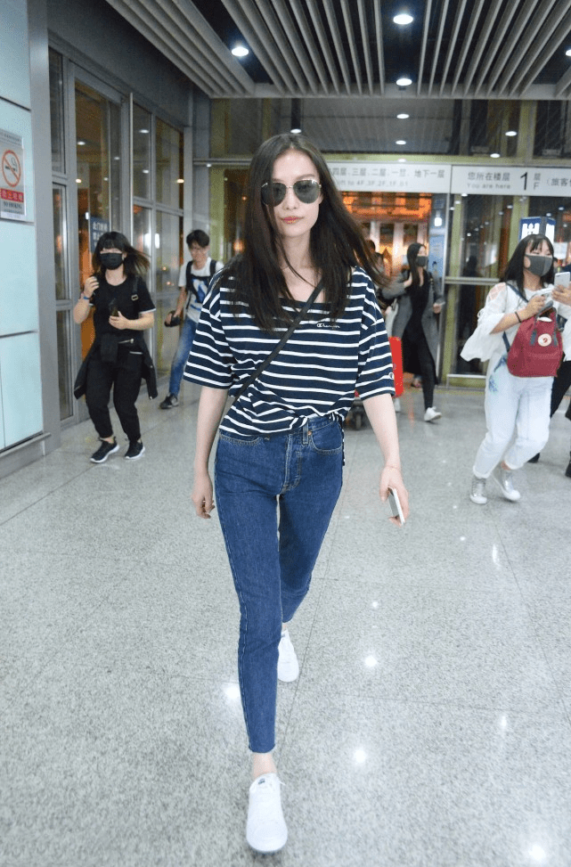 看了倪妮的穿搭,明白了时尚的女人在平时都是怎么穿的,很有气质