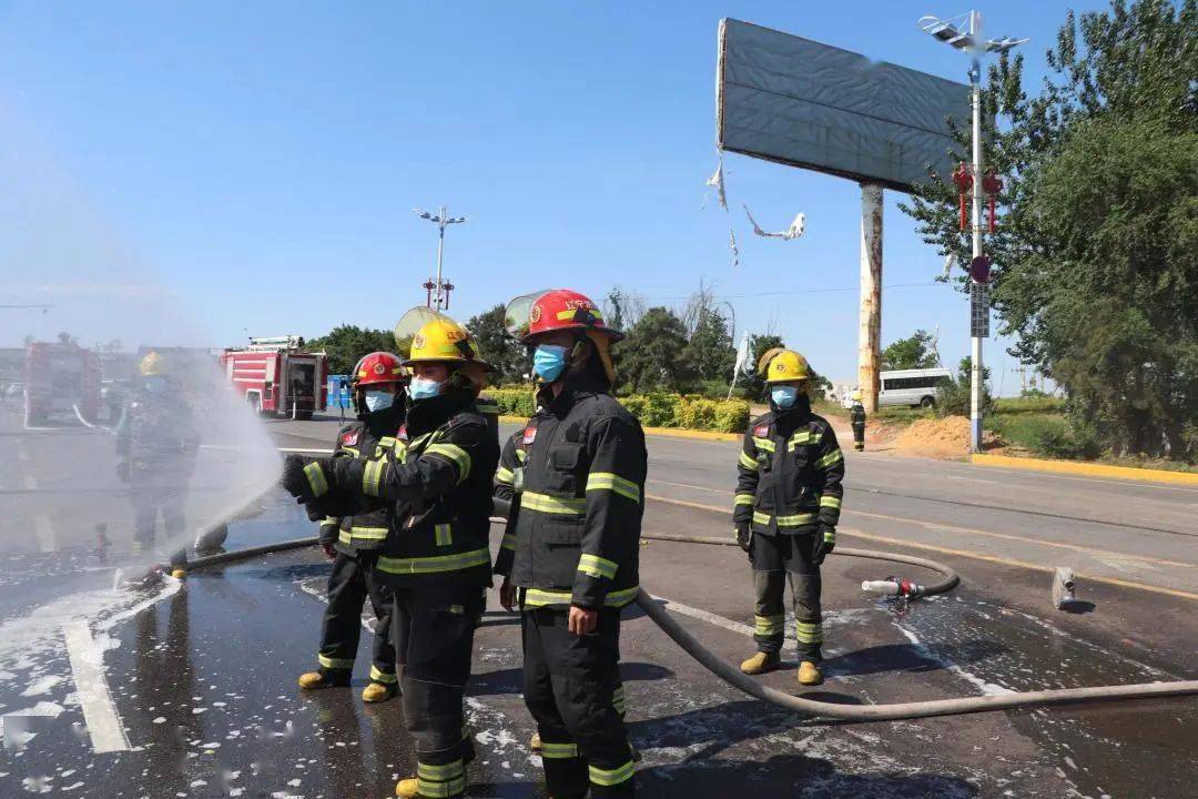 消防前線突發石腦油槽罐車洩漏事故葫蘆島消防使命必達