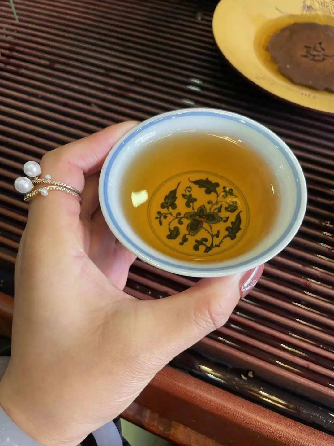 茶倒七分满,三分留白_生活_茶水_人生