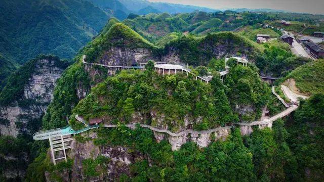 金秀岭祖大峡61巴勒山,丰鱼岩汽车纯玩2天