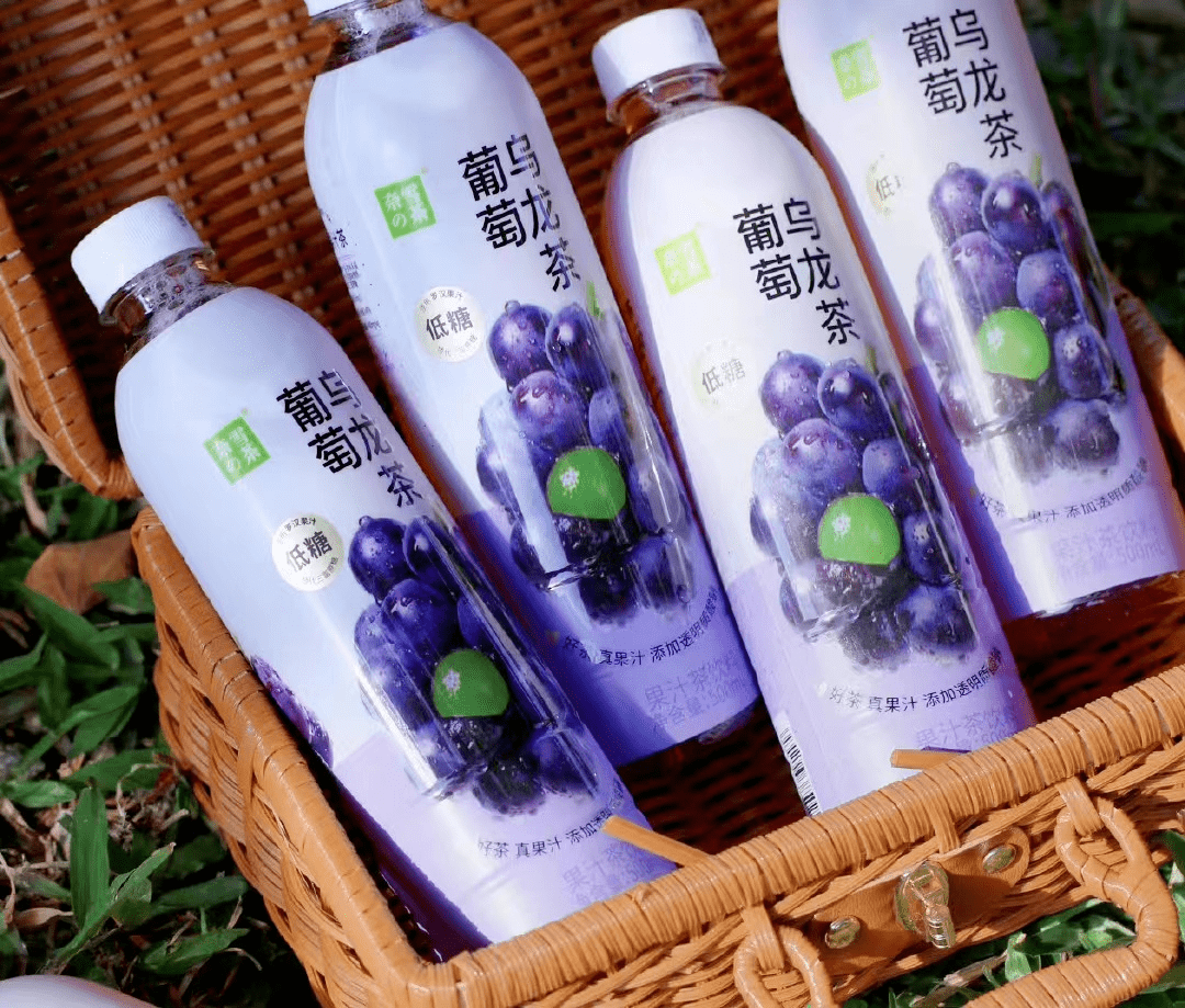 在一些行业分析人士看来,奈雪的茶进军瓶装饮料市场,除了是品牌产品