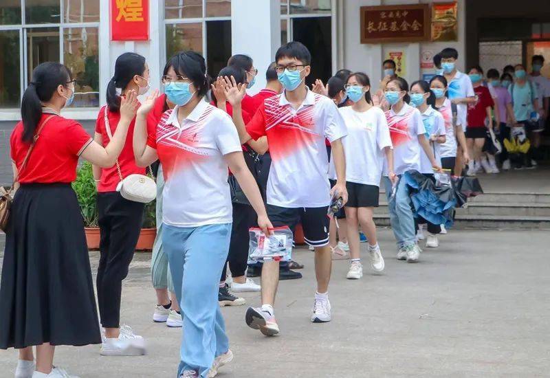 玉林高中 市一中 师院附中 育才中学 田家炳中学 容县高中 市第十中学