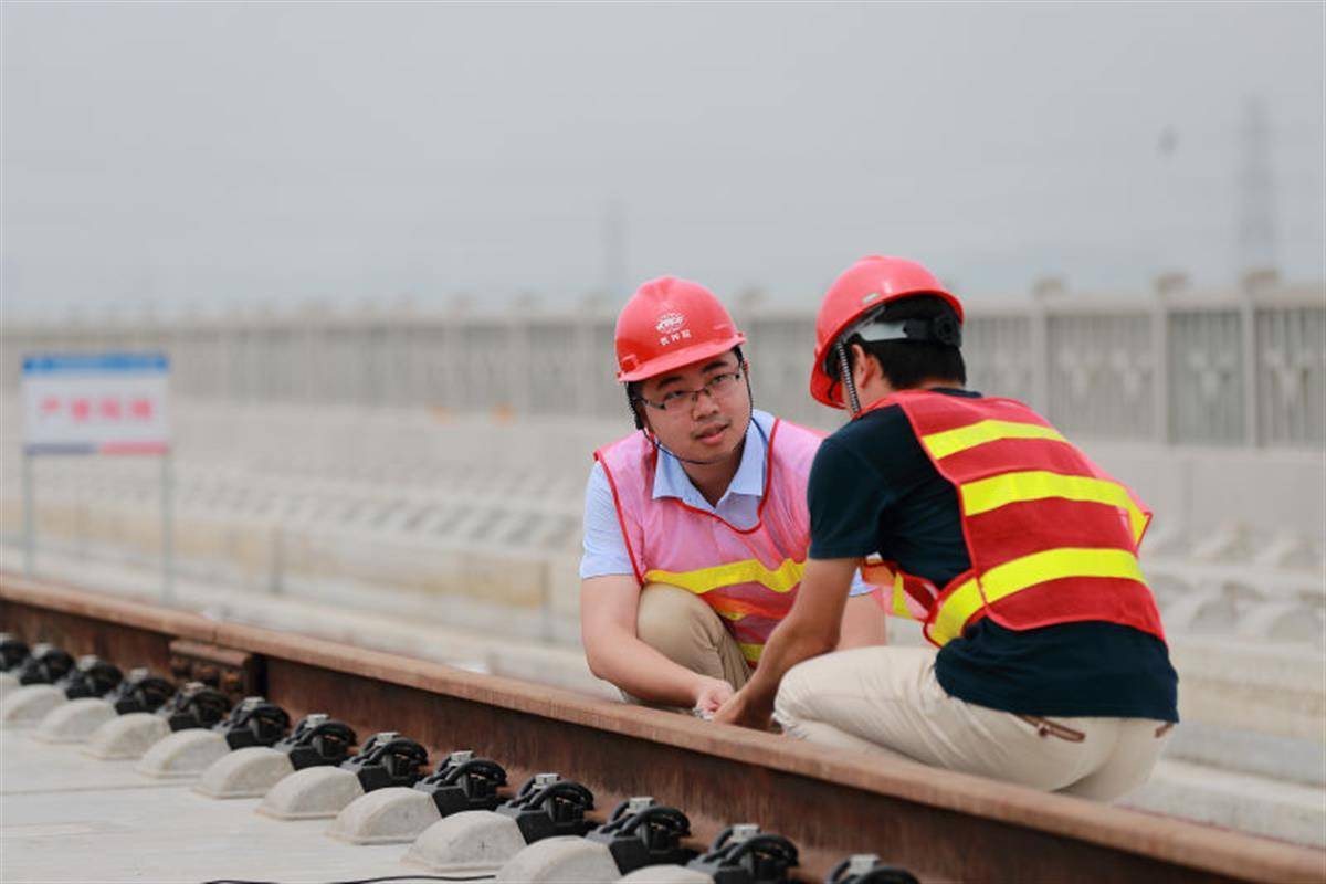 高鐵運行安全的守護者 鐵四院青年工程師林超獲評2022年全國向上向善