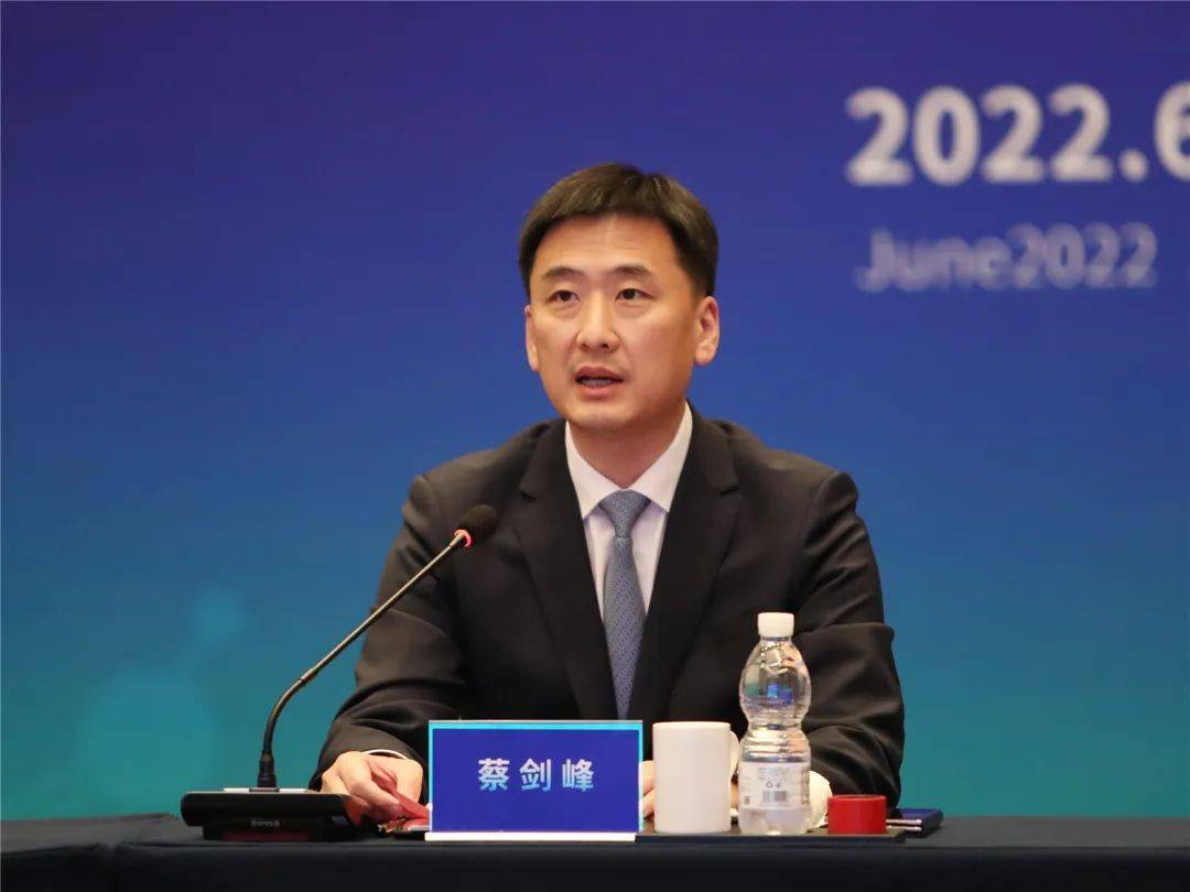 科技招商不断线长华化学携手英国伊科尼克屏对屏成功