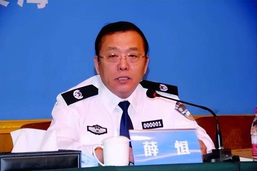 他于2011年至2013年任辽宁省公安厅厅长;2022年3月1日,辽宁省副省长