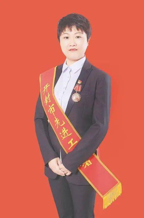 劳模和先进工作者风采马冬冬学高为师身正为范