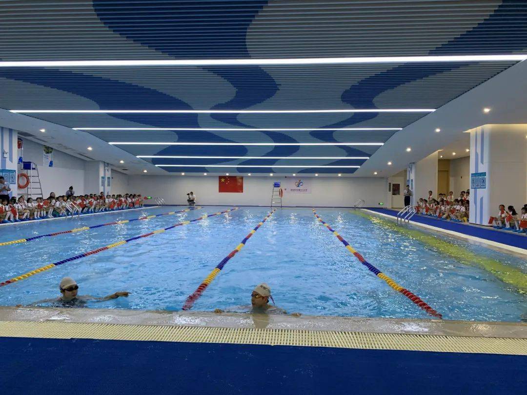 厉害了这所小学启用恒温游泳馆为武汉公办首个
