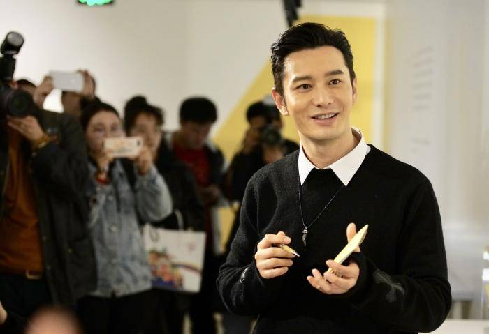 原创45岁黄晓明现状堪忧离婚后拔智齿险毁容脸部红肿瓜子脸变方脸