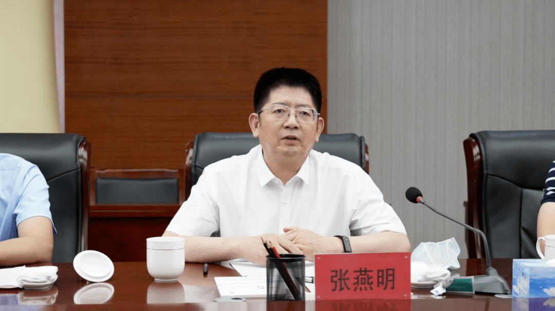 新河县委书记韩非会见燕山大学里仁学院党委书记张向前一行并座谈