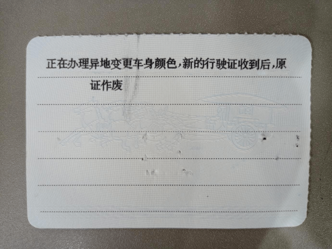 根据《中华人民共和国道路交通安全法》第十五条:警车,消防车,救护车