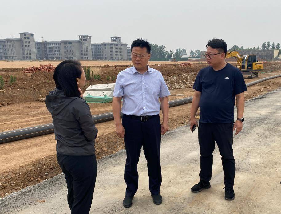 淇滨区区委书记王洪民到鹤壁科创新城检查指导道路建设工作