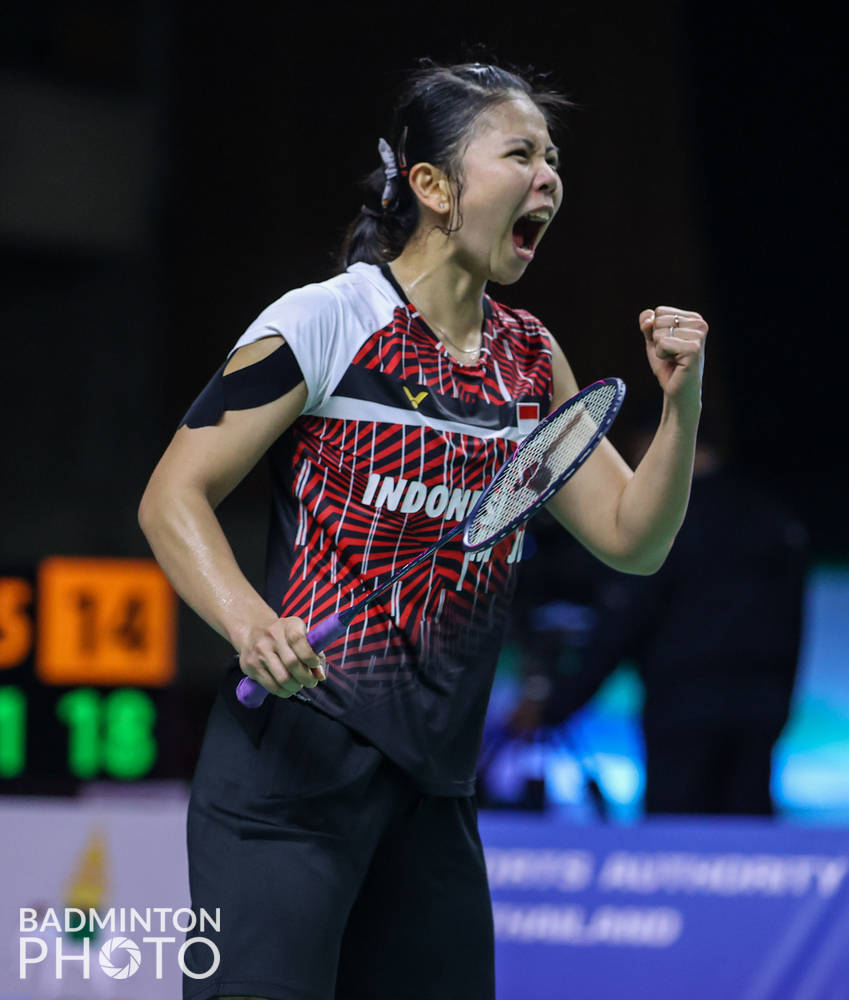 印尼名将波莉退役,国羽现场祝福_女双_比赛_贾一凡