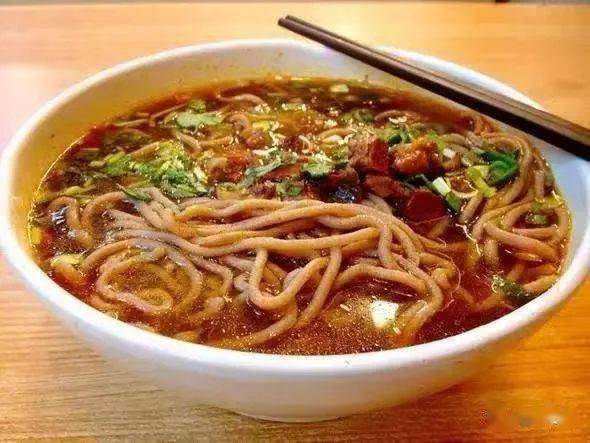 蓝田淳化饸饹面,沙沙绵绵有爽感.华县吃的洋芋面,软面也是好生意.