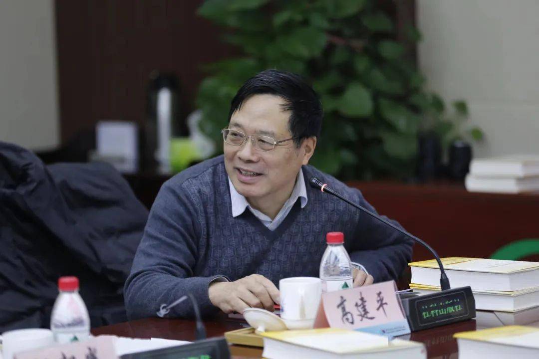 艺见高建平教材插图事件促使全社会都重视美育