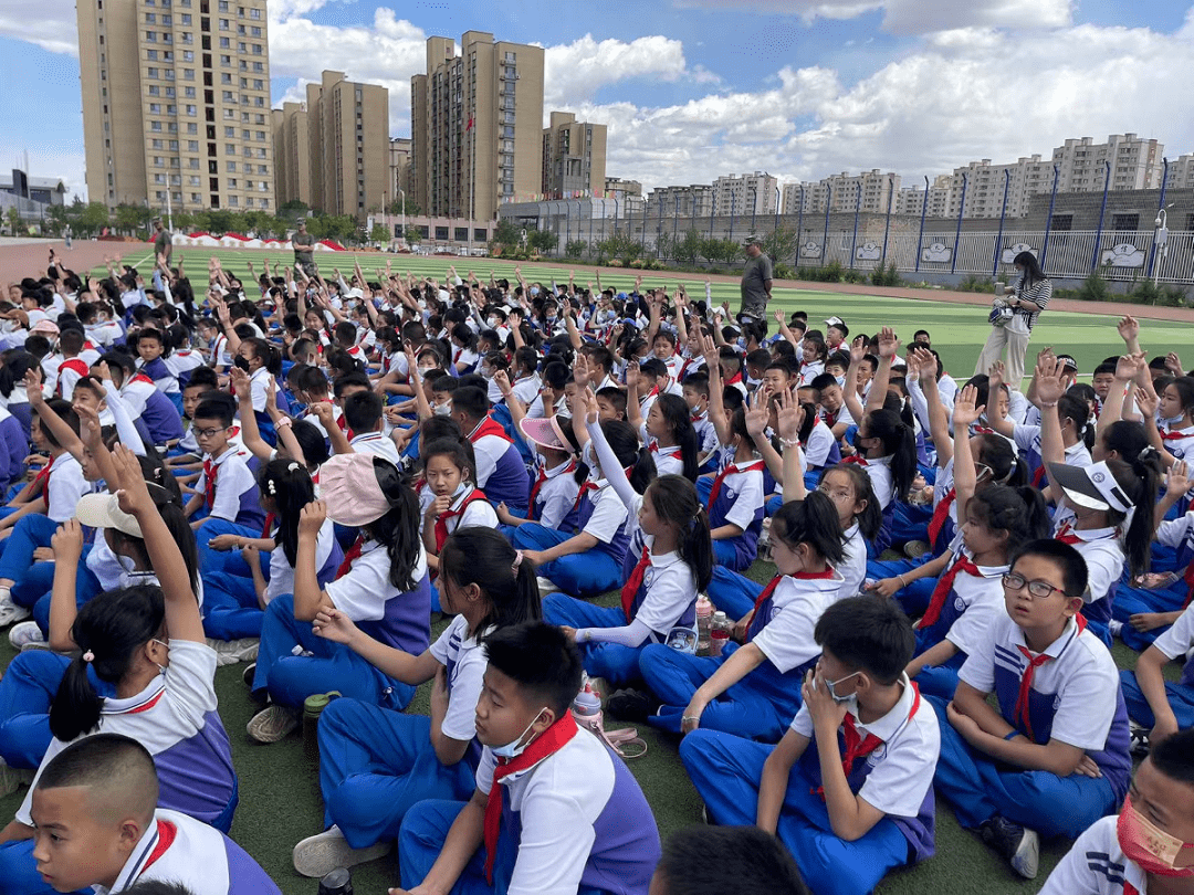 光荣道小学图片