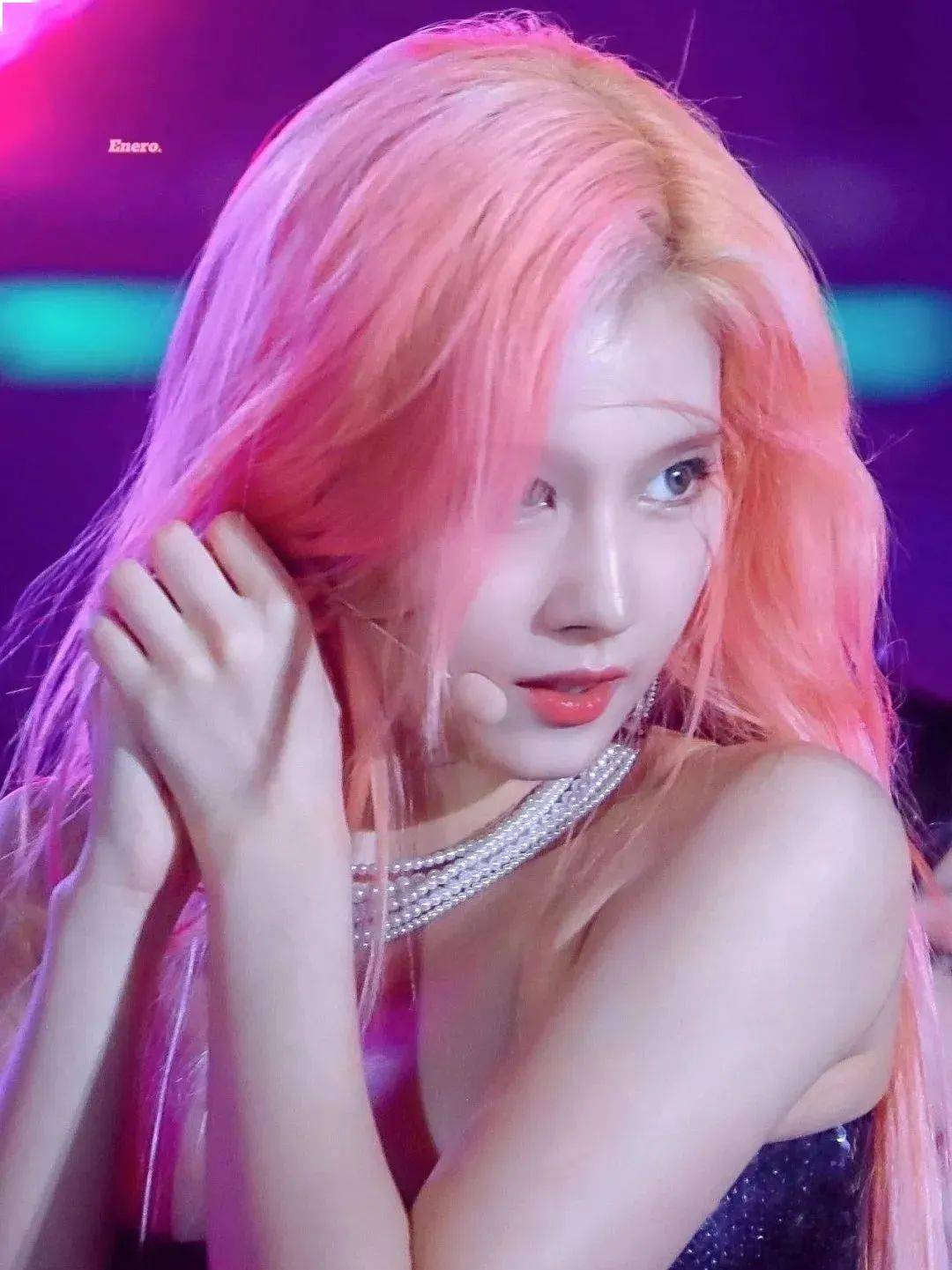 你第一次被种草这个颜色是不是因为sana和安喜延女士?