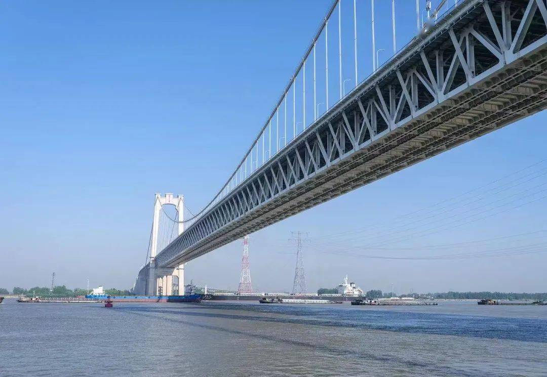 五峰山长江大桥这一幕!绝对让你眼前一亮!_大路_镇江_新区