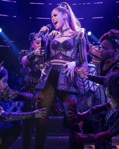 蕾哈娜a妹碧昂丝艾薇尔阿黛尔集齐天后同台的six无敌了