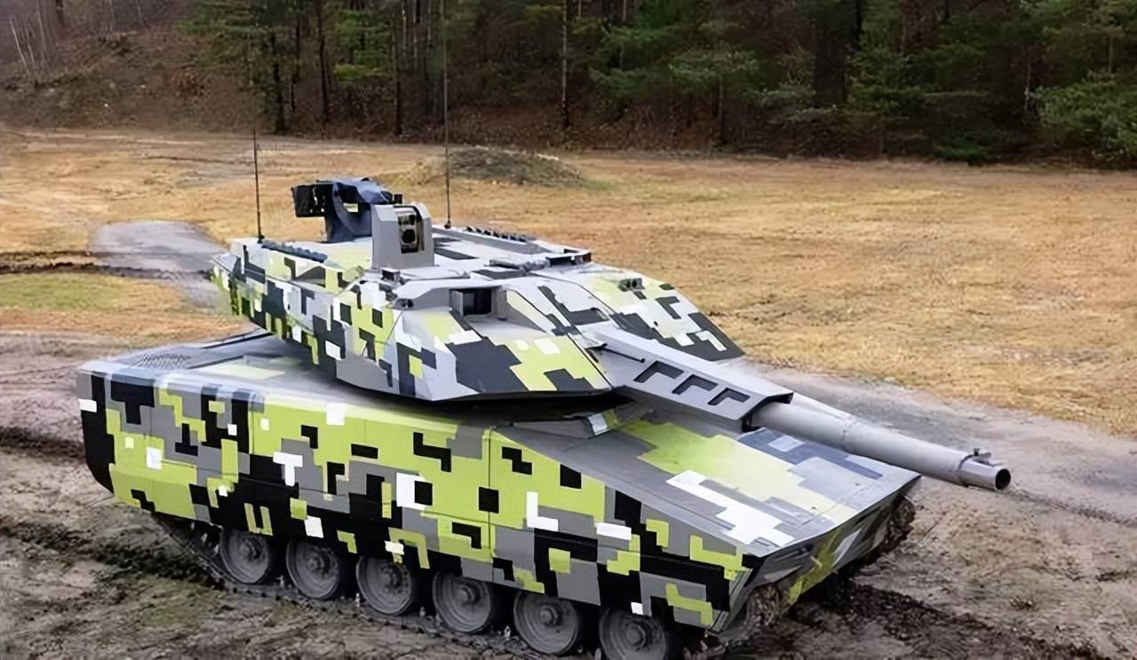 其采用kf41"山猫"步兵战车的底盘,换装新型炮塔和120毫米滑膛炮后,新