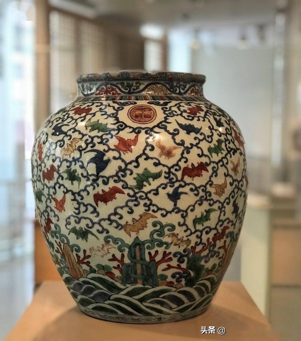 清代 景德镇瓷器.清康熙耕织图棒槌瓶.东汉 陶猪圈.