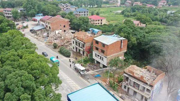 拆除的地塊位於s236馬坪治超站附近,屬永州國際陸港項目核心區用地