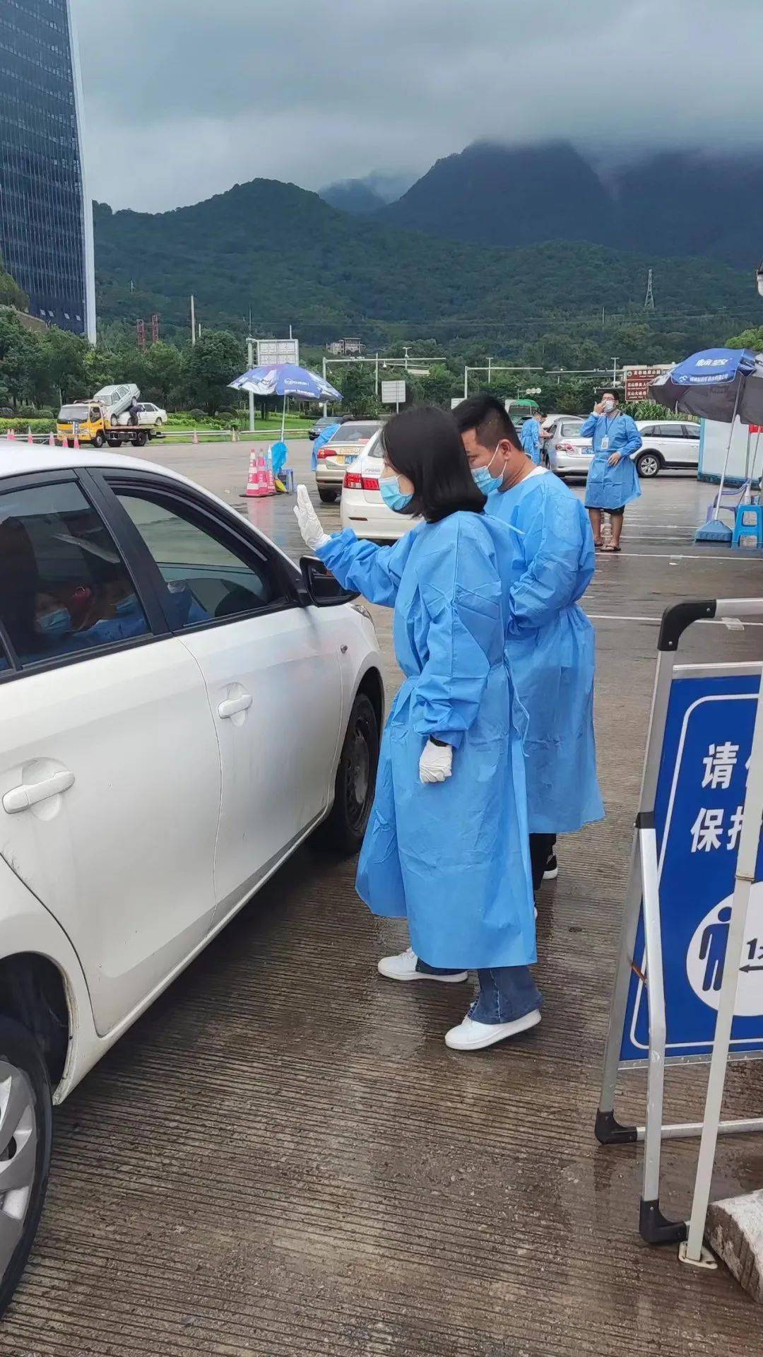 环保疫线丨市生态环境局领导前往龙岩北高速路口看望慰问抗疫人员