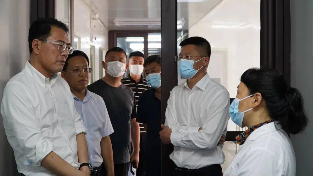 陈晓东副市长调研疾病预防控制工作