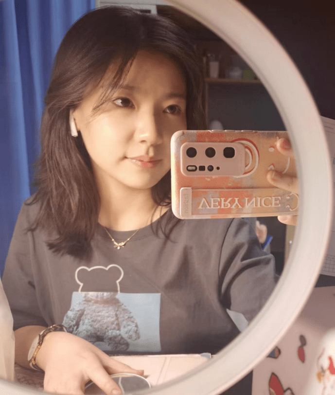 闫颜,中共党员,北京建筑大学经管学院造价182班学生,本科期间曾任班级