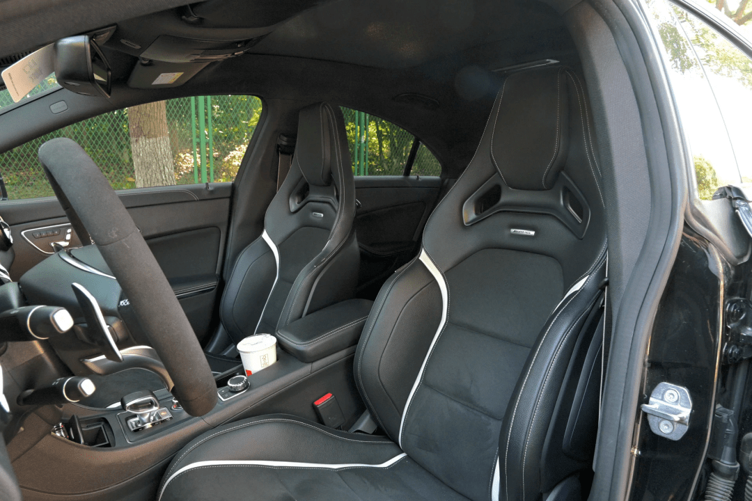 路试笔记358万买有颜有料的cla45可能是您的第一台amg