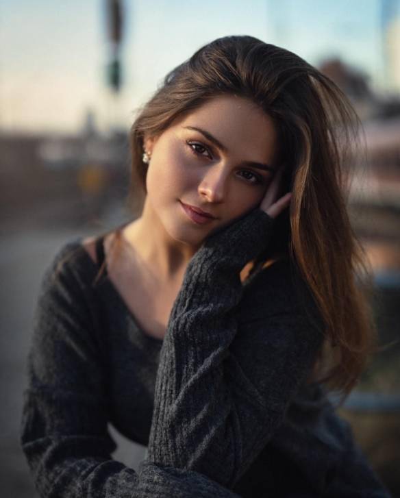 来自德国的模特jessy hartel,欧美的美女们总是给人豪放又性感的印象