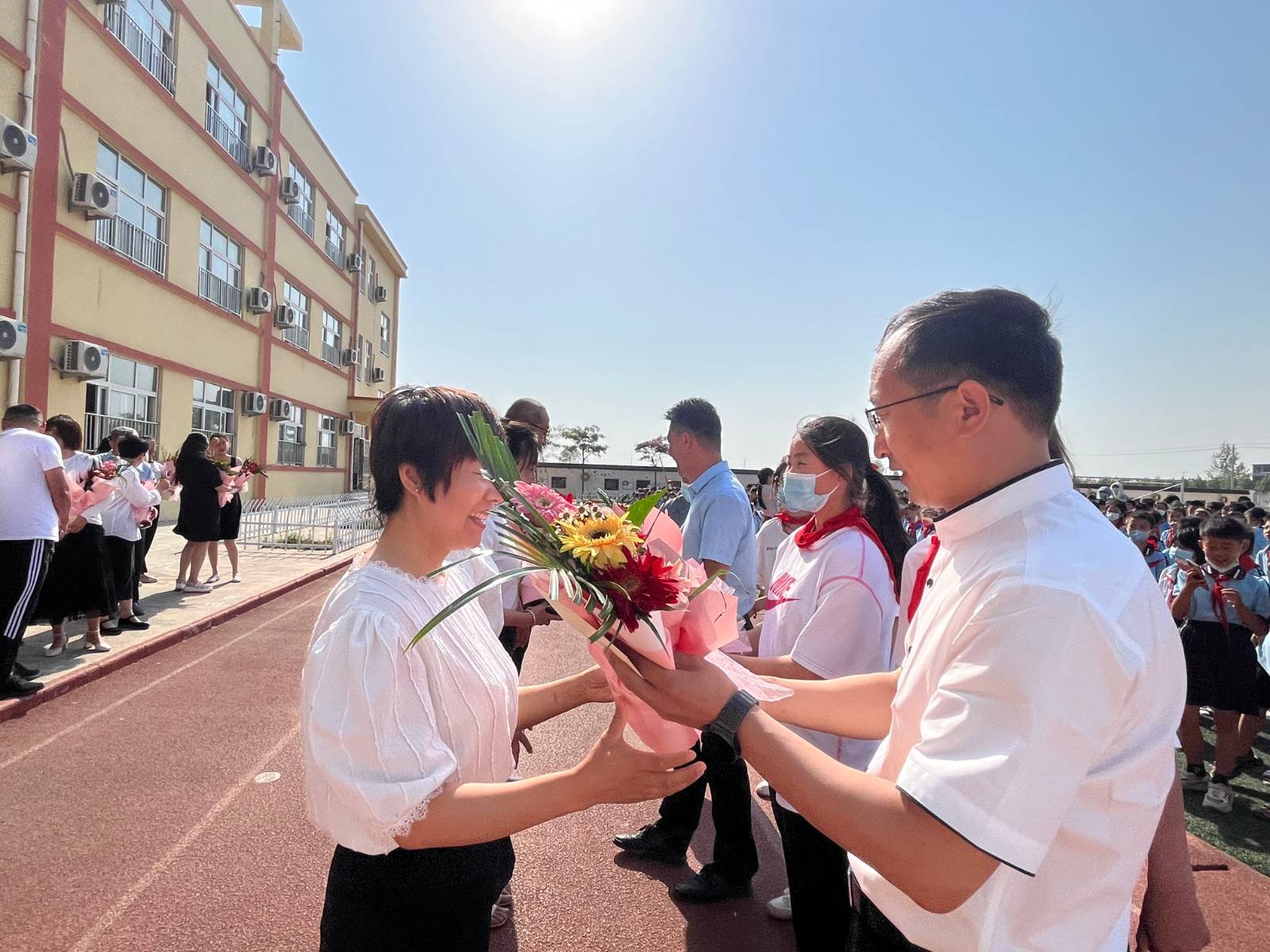 薛城区周营镇人大主席图片