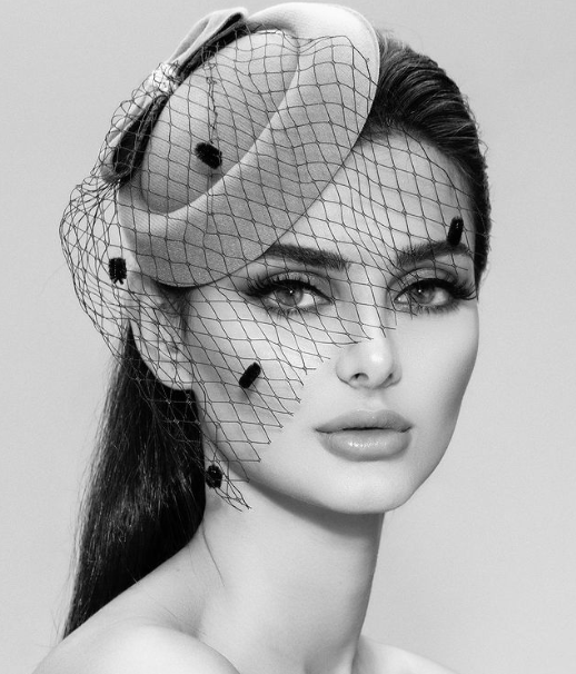 伊朗第一超模面纱下的绝美容颜与凹凸有致沙漏身材