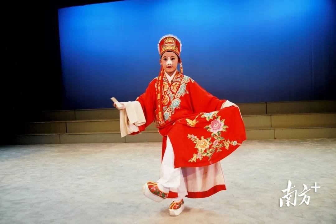 广东"小梅花"开赛,汕头选送节目夺3朵"金花"_活动_潮剧_戏曲