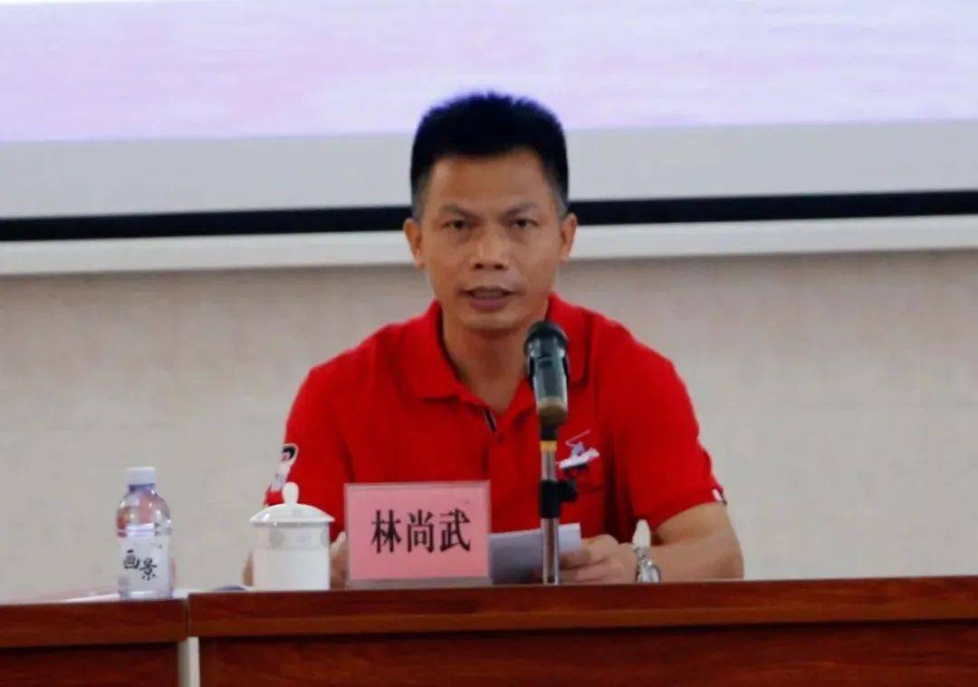 做好学生军训工作加强青少年国防教育