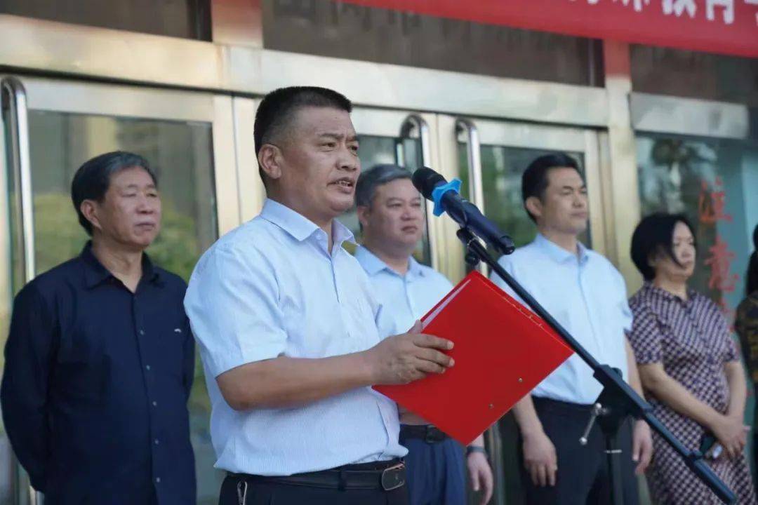 市特殊教育学校吴守刚校长讲话市特殊教育学校校长吴守刚代表学校全体