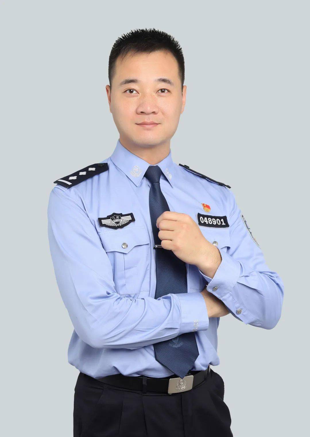 人物介绍苏州市公安局吴中分局南区派出所民警,全省金牌反诈宣讲员