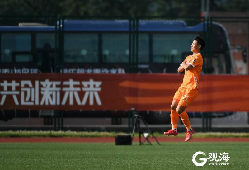 刘军帅许嘉俊闪电进球青岛海牛21惊险战胜江西北大门
