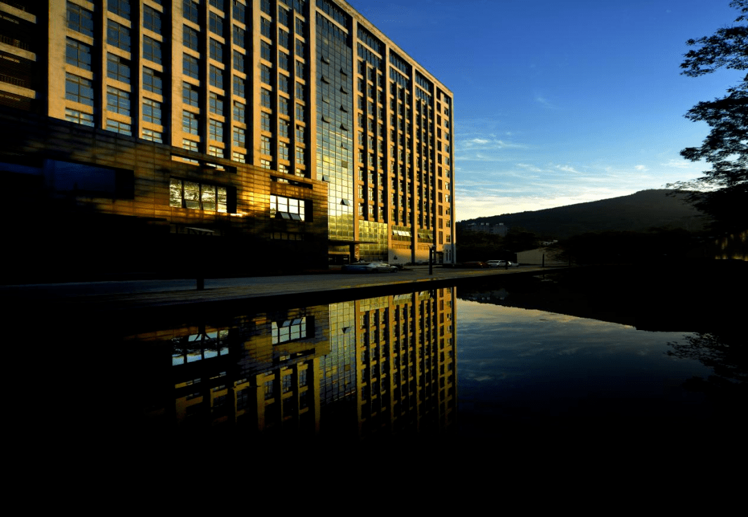 2022年招办主任来帮忙丨重庆人文科技学院招生工作处处长黄一鸥访谈