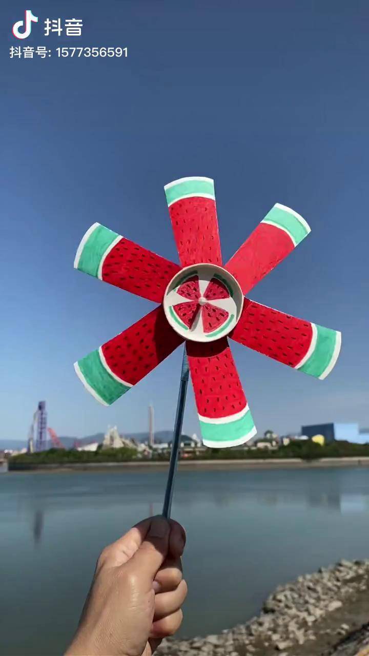 一个纸杯,一根棉签做一个好玩的纸杯风车,你学会了吗?纸杯风车 自制风