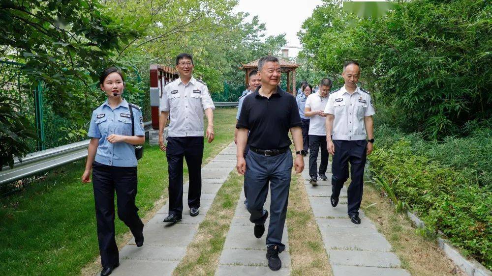 省公安厅专职党委副书记胡钢到省新华强戒所调研禁毒工作