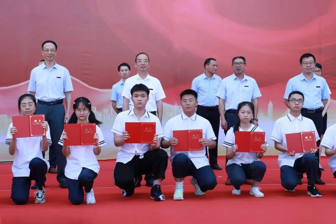 大田一中隆重举行2022届高三毕业典礼