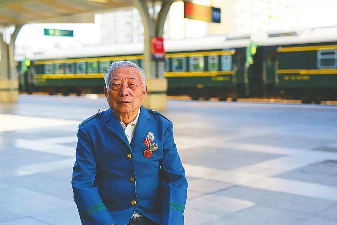 【丰碑七十载 成渝向未来∣心声成渝】在开路先锋的旗帜下_军区大院