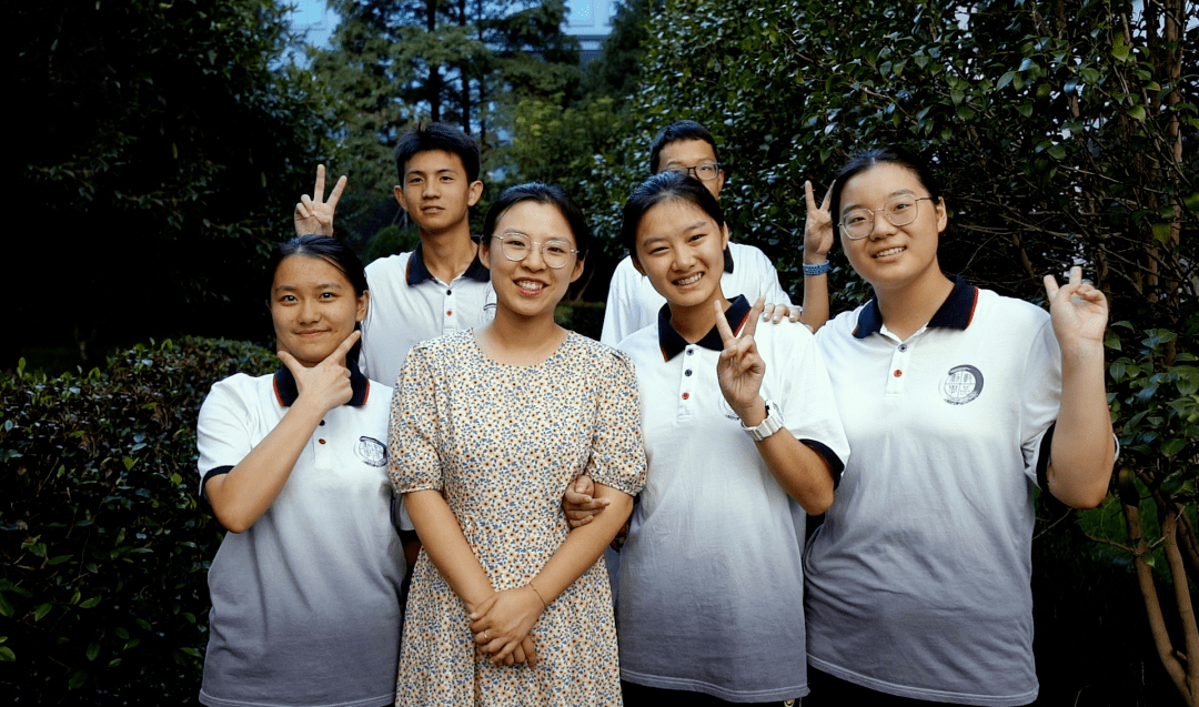 衢州一中团委书记柴静媛初心似锦照红船,之江潮起再扬帆.