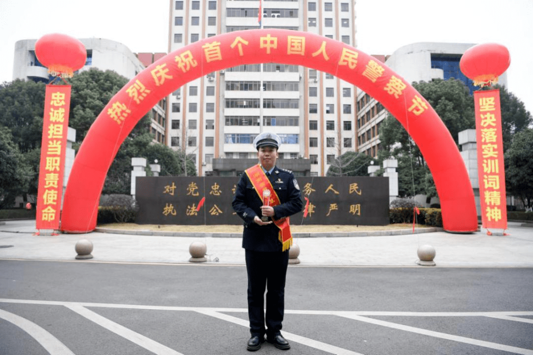 新时代湖南向上向善好青年何志强星光不负赶路人他亦不负星光